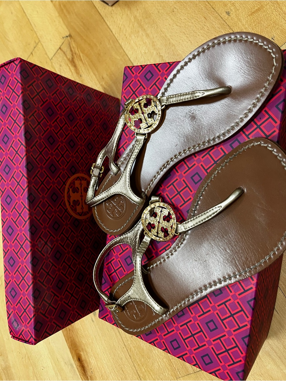 Tory Burch Metallic Gold Leather Logo Thong Sandals with Brown Footbed